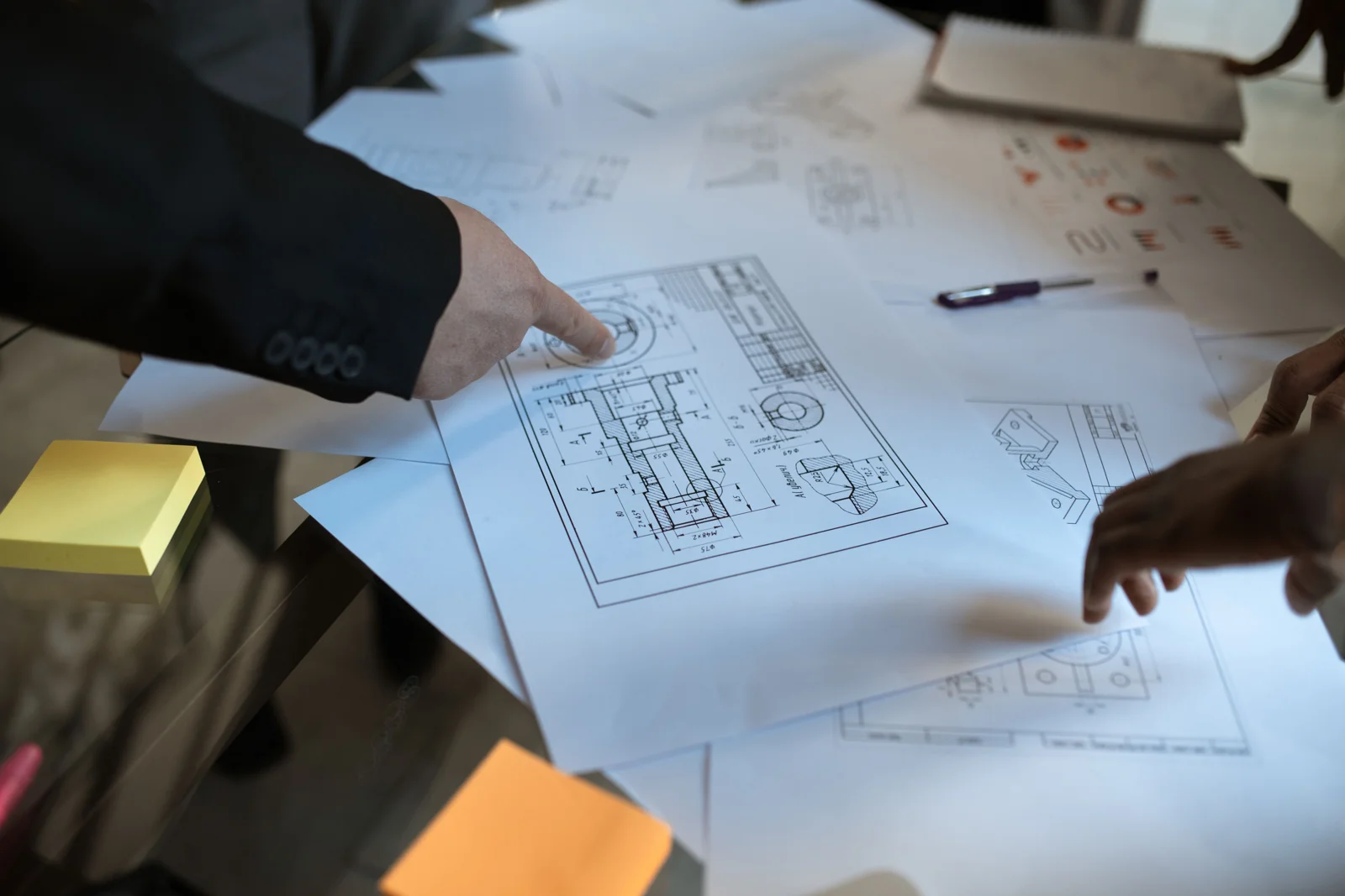 Revisión conjunta de planos técnicos